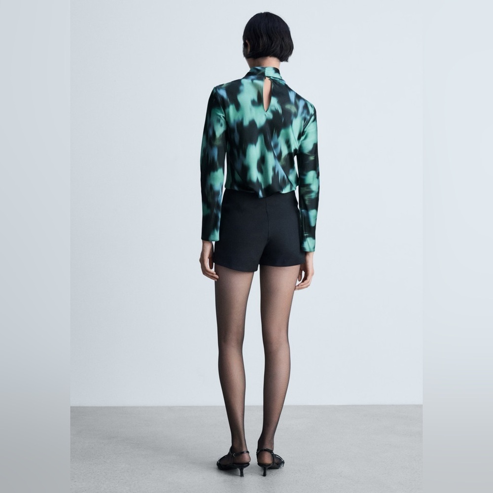Mango Green and Black printed blouse with bow NWT - Picture 3 of 6